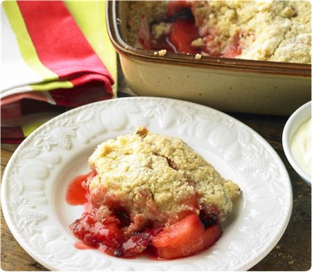 Bramley Apple and Blackberry Crumble