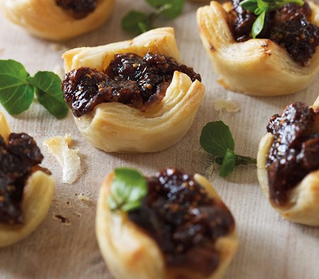 Goat's Cheese & Fig Chutney Crowns