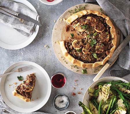 Slow-Cooked Beef & Caramelised Onion Pie
