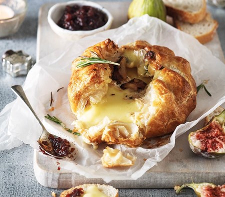 Baked Camembert with Port & Red Onion Chutney