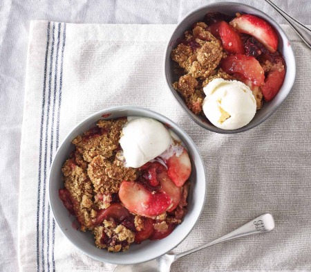 Apple & Blackberry Crumble