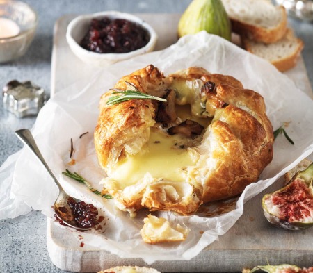 Baked Camembert with Port & Red Onion Chutney