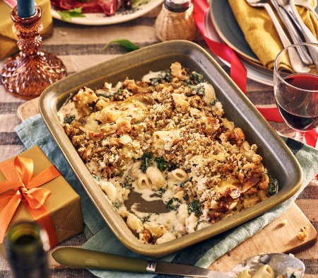 Three-cheese Macaroni with Caramelised Red Onion