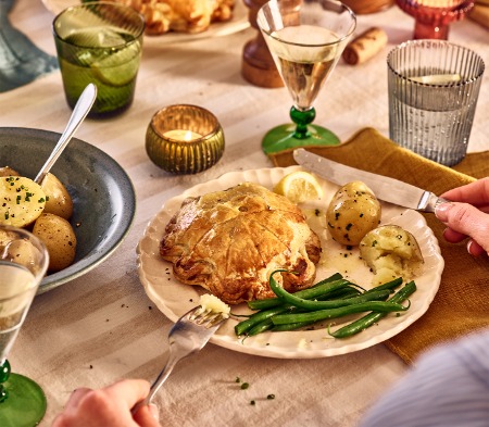Salmon, Prawn & Lobster Thermidor Pies Salmon, Prawn & Lobster Thermidor Pies