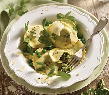 Ravioli filled with Pea and Shallot